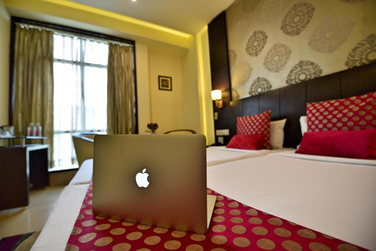 Hotel Surya Plaza Кота Екстериор снимка