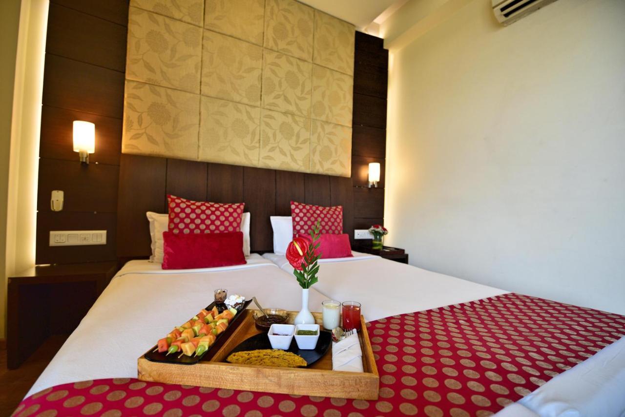 Hotel Surya Plaza Кота Екстериор снимка