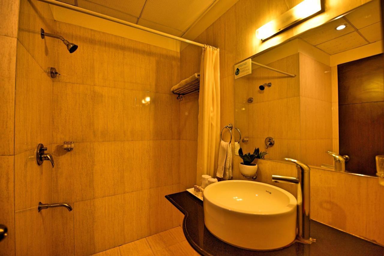 Hotel Surya Plaza Кота Екстериор снимка