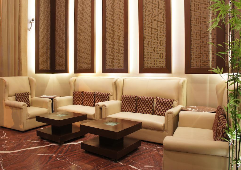 Hotel Surya Plaza Кота Екстериор снимка