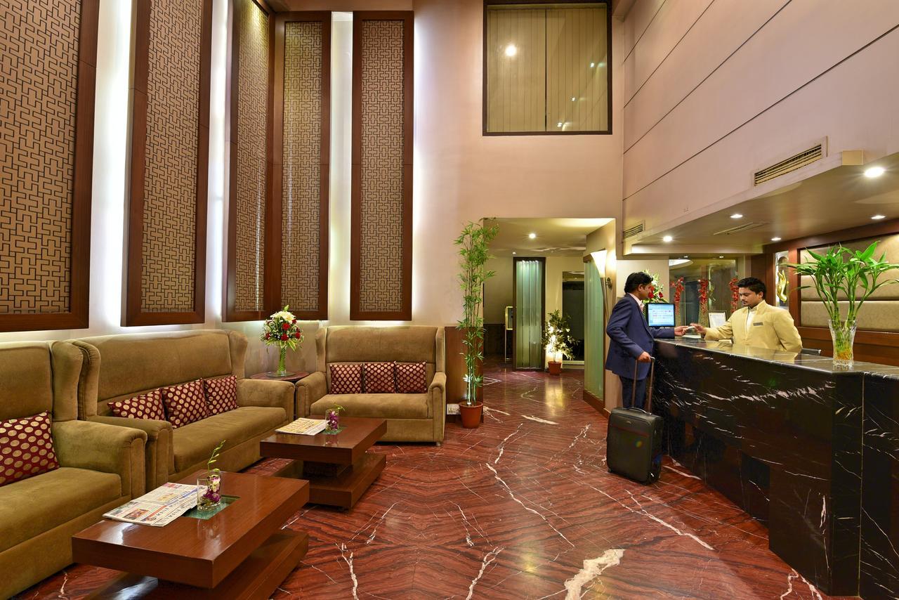 Hotel Surya Plaza Кота Екстериор снимка
