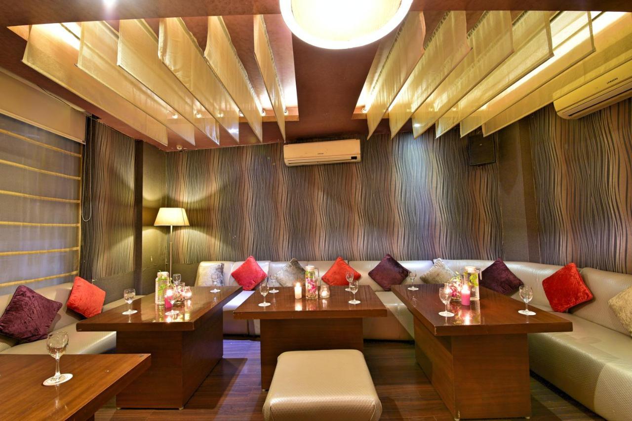 Hotel Surya Plaza Кота Екстериор снимка