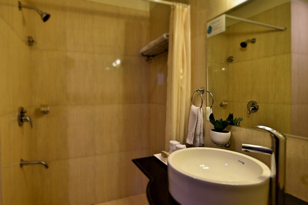 Hotel Surya Plaza Кота Екстериор снимка