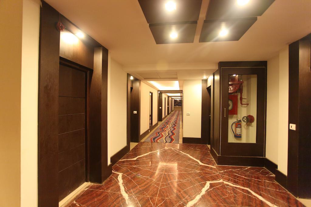 Hotel Surya Plaza Кота Екстериор снимка